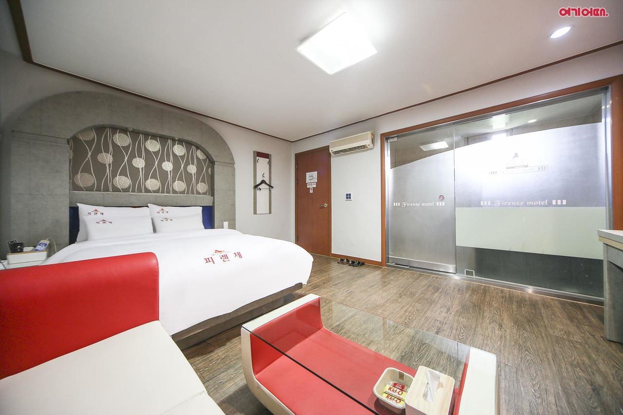 Firenze Motel อาซัน ภายนอก รูปภาพ