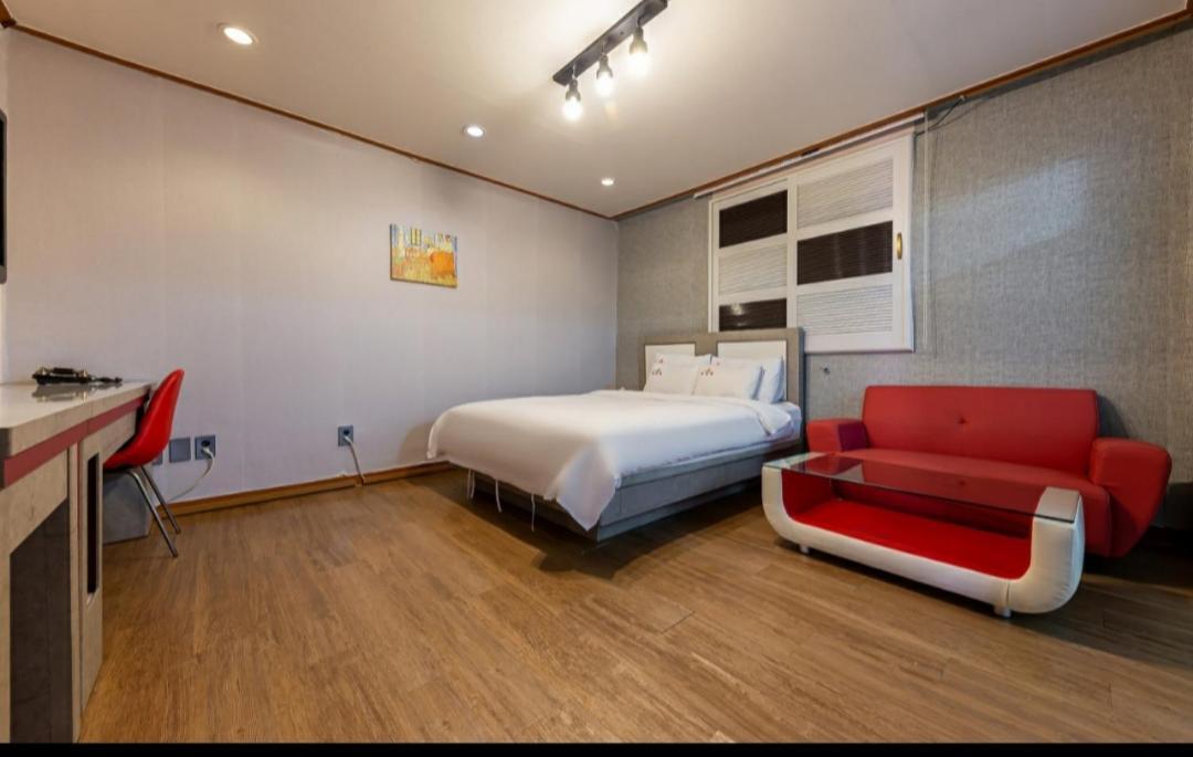 Firenze Motel อาซัน ภายนอก รูปภาพ